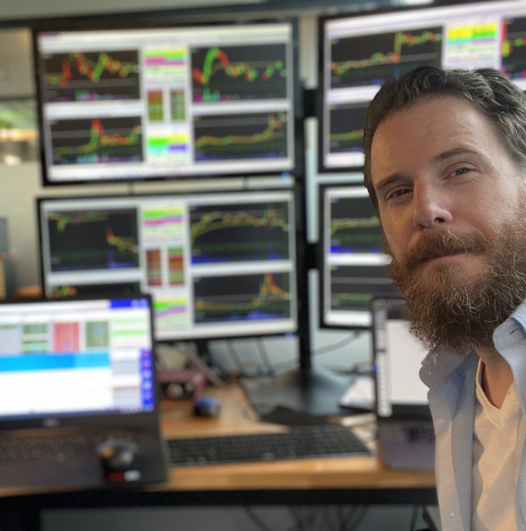 אבי לדף נחיתה